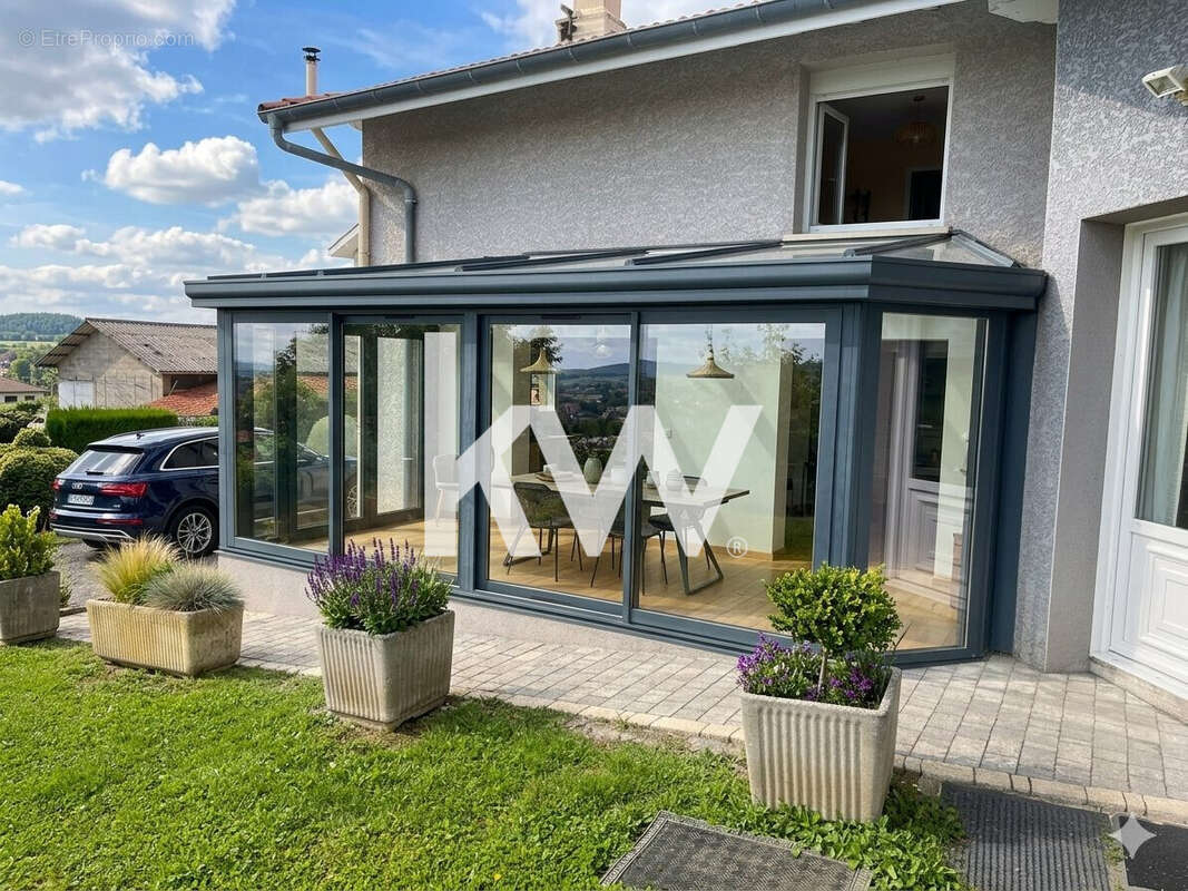 Maison 142 m² à Saint-Christo-En-Jarez  - photo 2