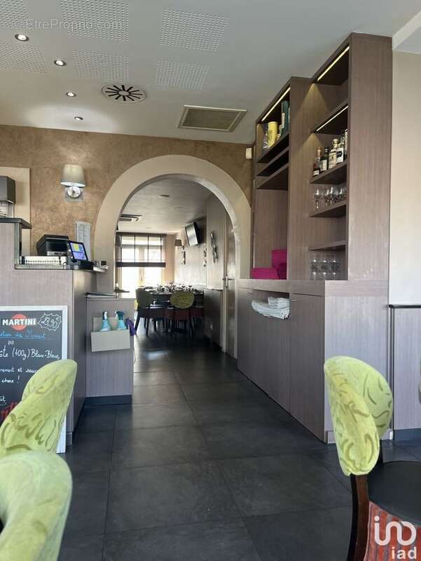 Photo 4 - Commerce à BRESLES