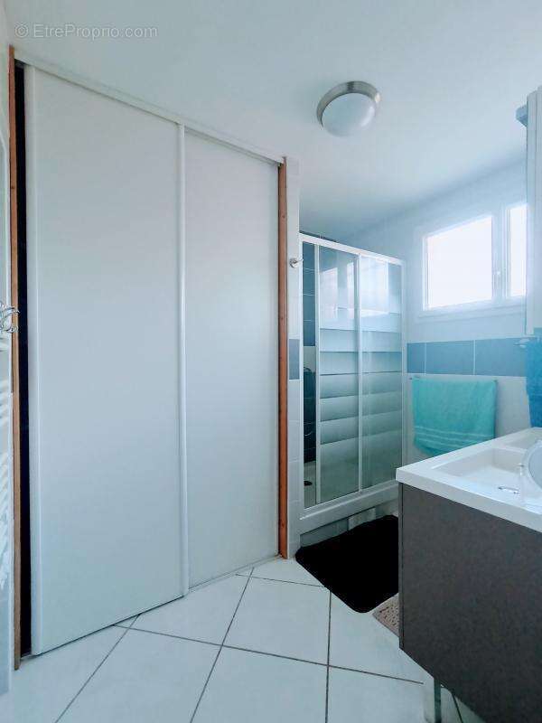 Maison à LUSSAC-LES-CHATEAUX