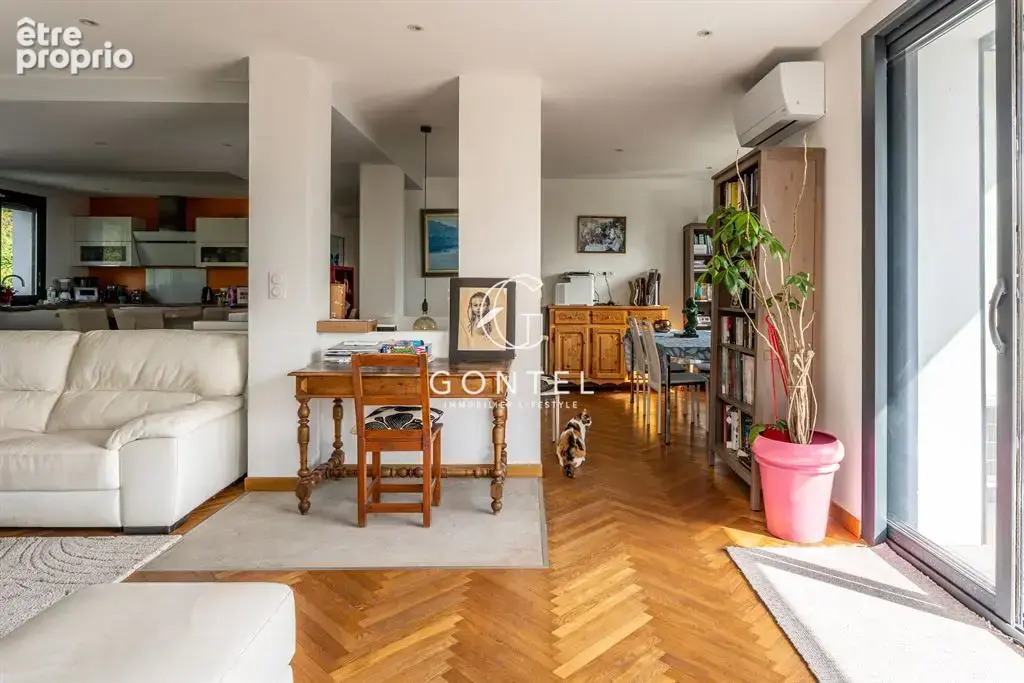 Maison à vendre à Saint-Didier-au-Mont-d’Or – 210 m², piscine, dépendance, garage et terrain de 1 579 m² - photo 10