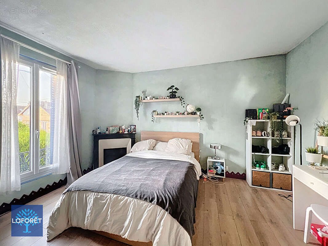 Maison à CORBEIL-ESSONNES