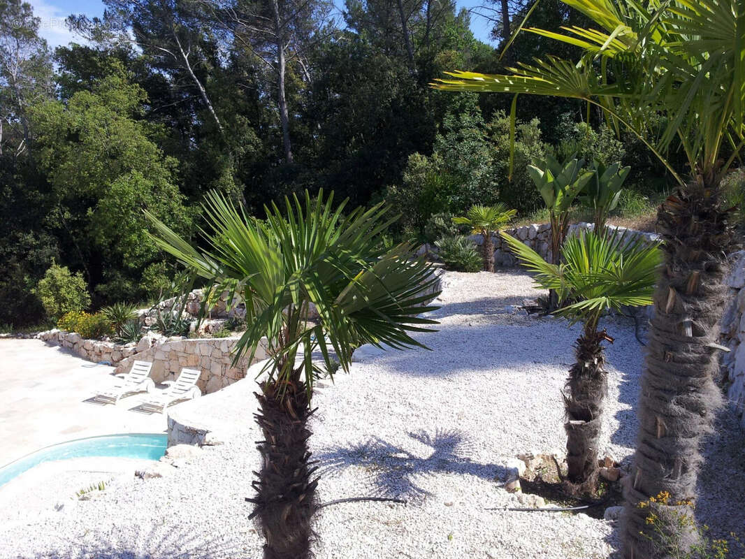 Maison à ROQUEFORT-LES-PINS
