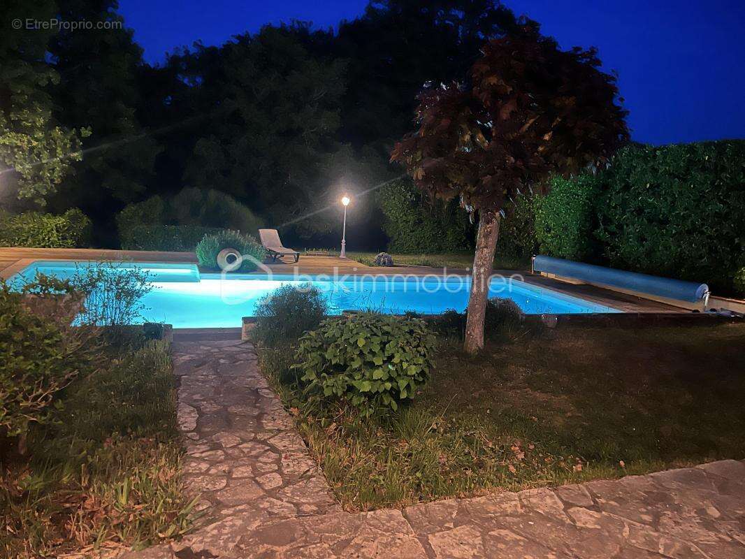 Maison à SAINTE-COLOMBE-EN-BRUILHOIS