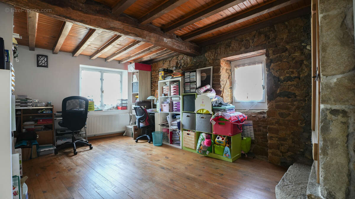 Centre bourg: ancienne ferme restaurée avec piscine - photo 18