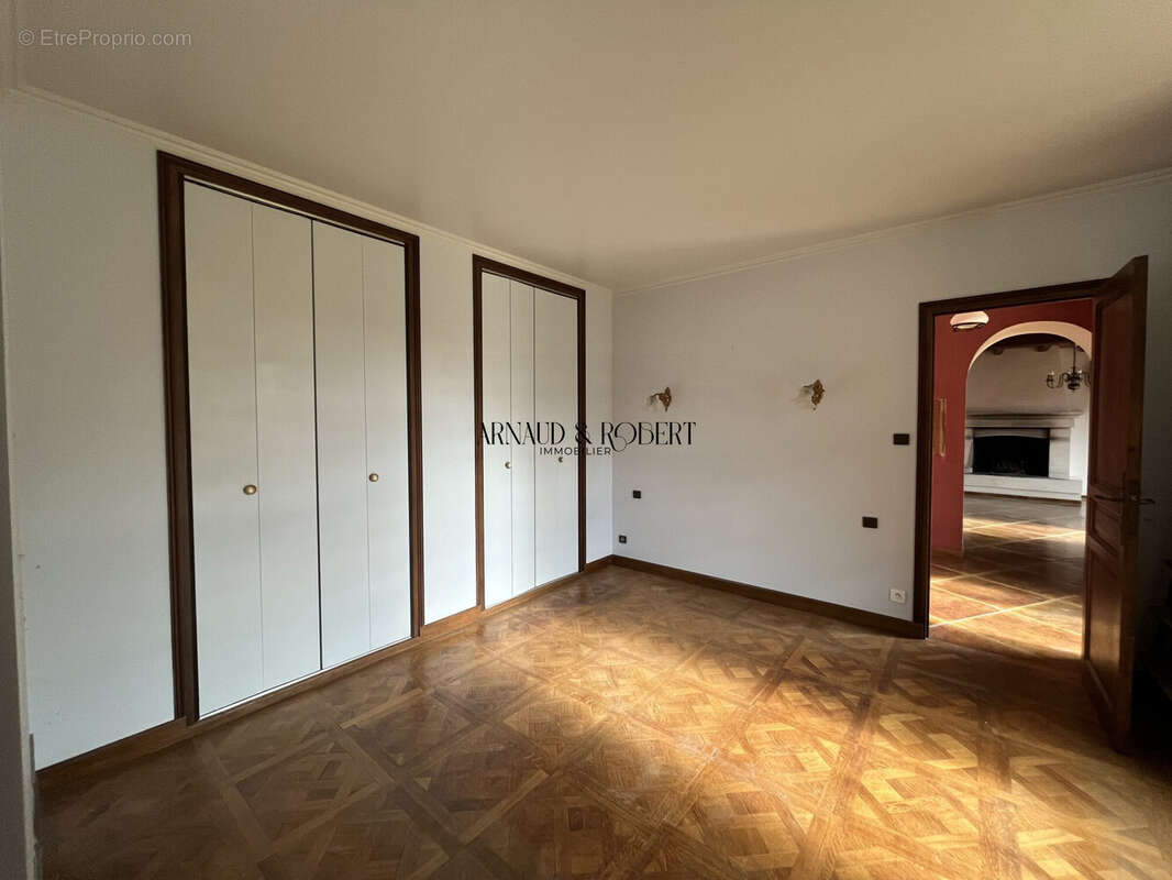 Maison à ROCHEMAURE