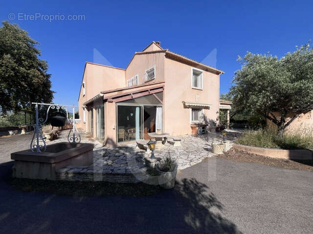 Maison à PEYROLLES-EN-PROVENCE