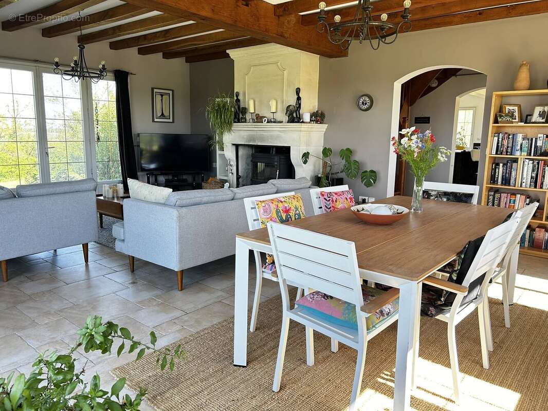 Maison à ALLAS-BOCAGE