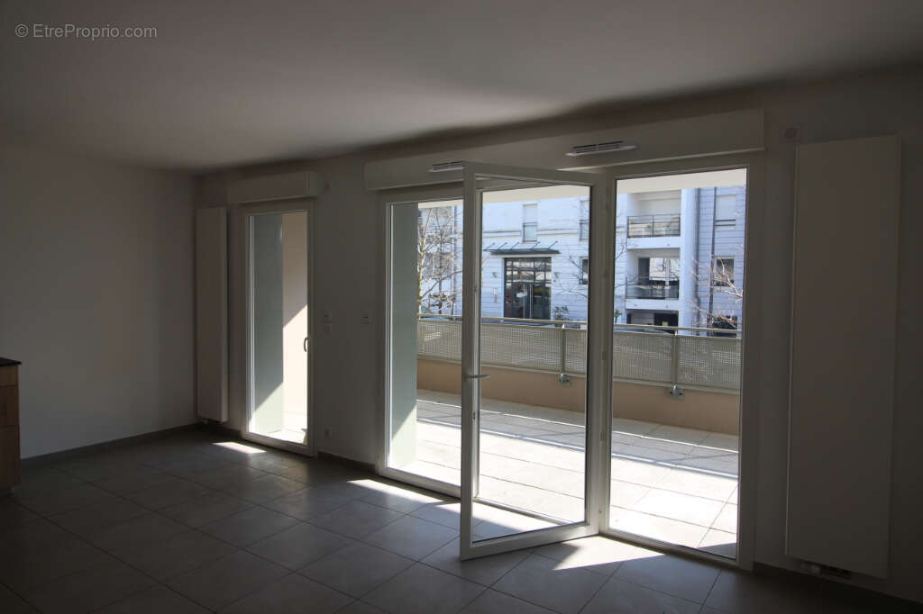 Appartement 3 pièces garage cave balcon à vendre - Saint Julien en Genevois Centre Ville - photo 3