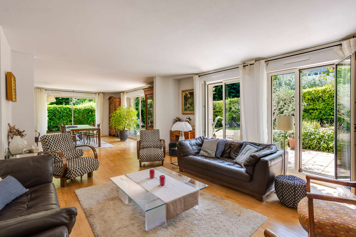 Appartement avec jardin privatif de 180 m² - photo 2