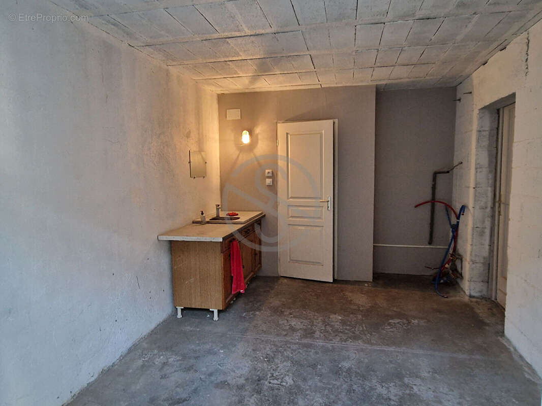 LOCAL 220 m2 - photo 6