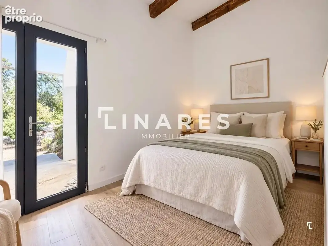 LA SUBLIME - Villa T6 de 232m² dont une dépendance aménagée de 50m² - Piscine - Terrain de 6700m² - 13400 AUBAGNE - photo 16