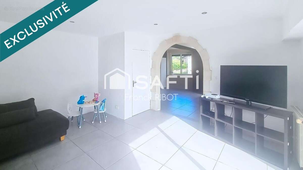 Photo 4 - Maison à LA ROCHE-EN-BRENIL