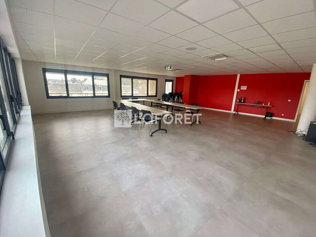 Bureaux Montbéliard 442 m² - photo 4