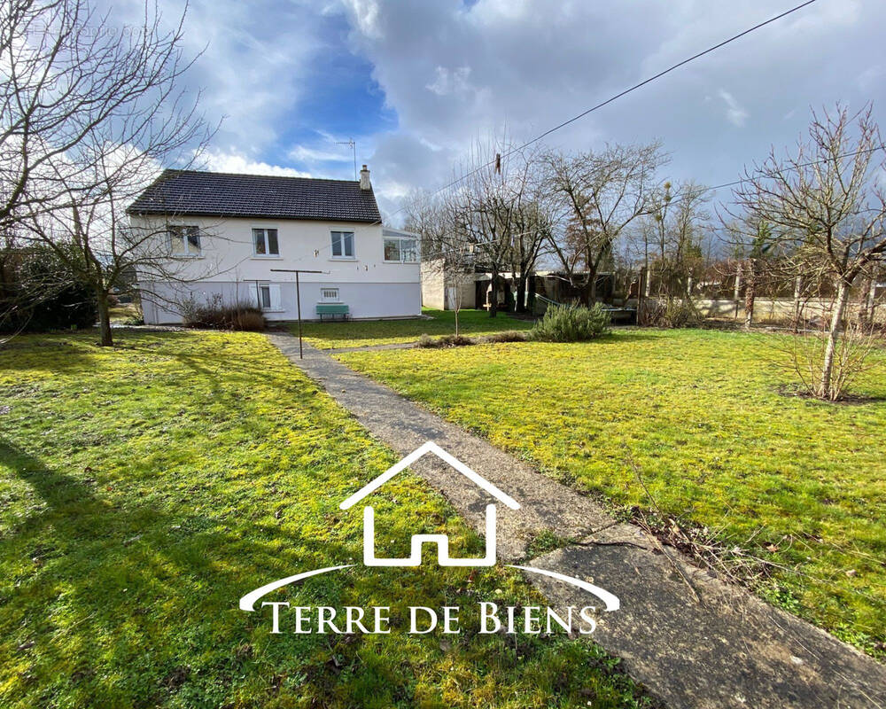 Maison à VIC-SUR-AISNE