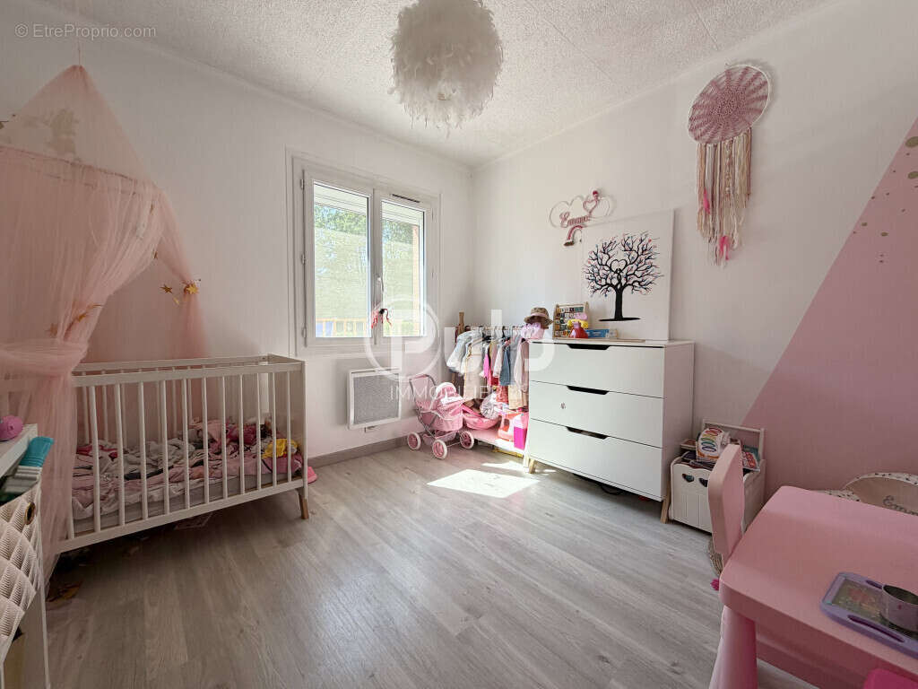 Magnifique plain pied sur sous sol complet - photo 12
