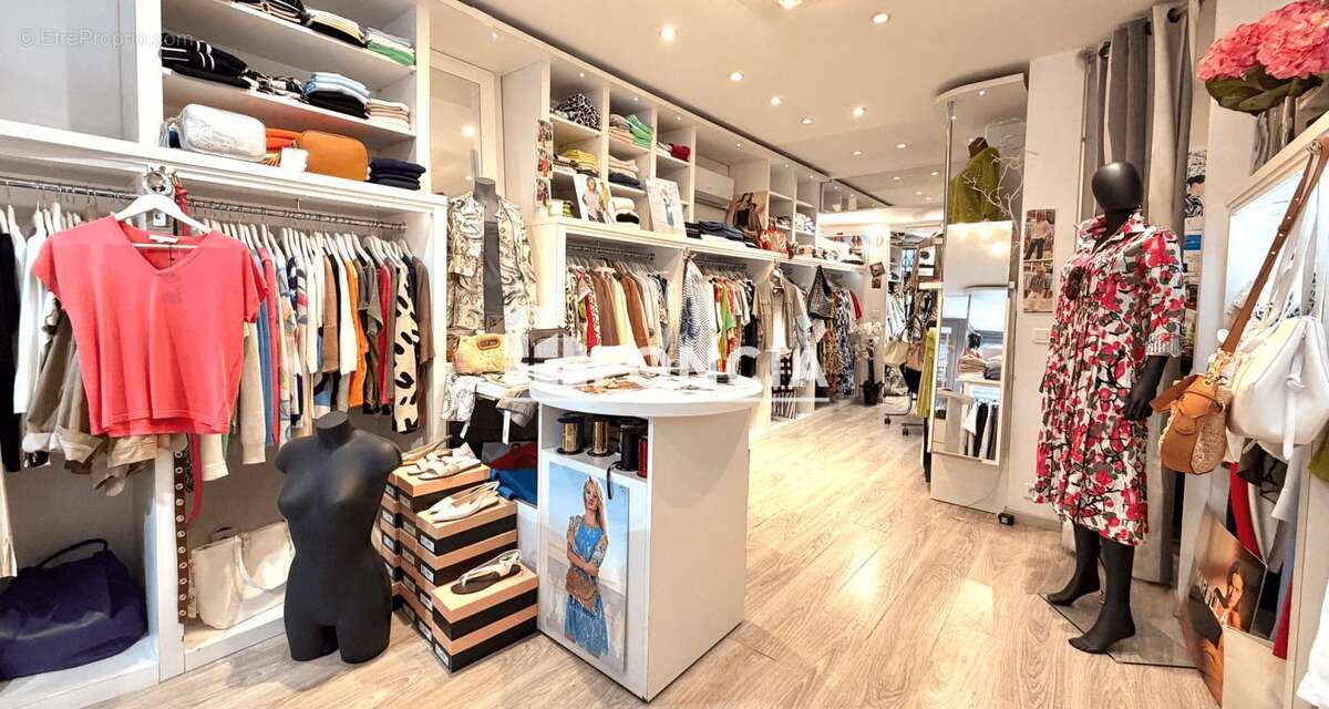 Commerce à FREJUS