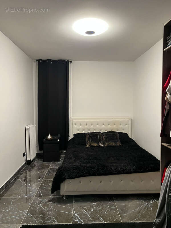 Appartement à CARROS