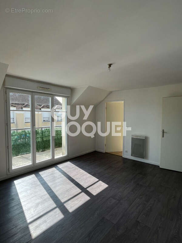 Appartement à COUBERT