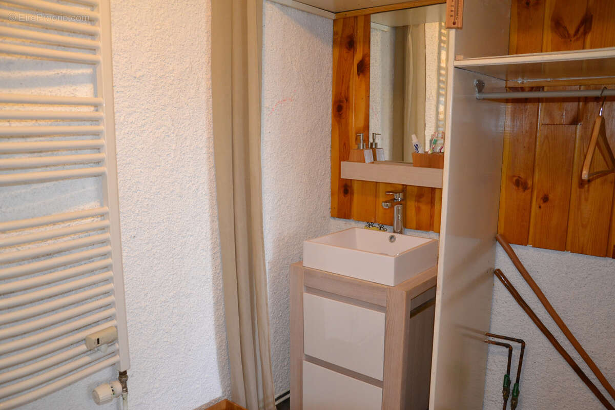 Agréable T2 en duplex de 33 m2 au sol avec terrasse, jardin privatif et parking - photo 11