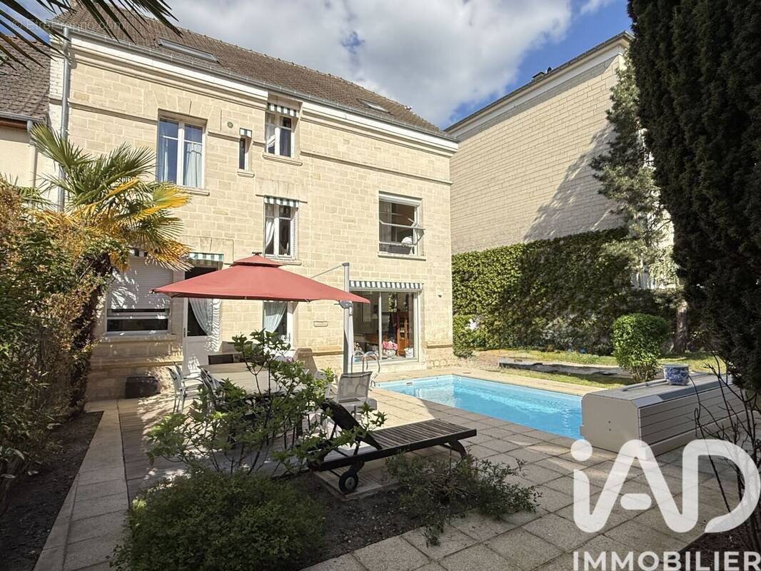 Photo 1 - Maison à COMPIEGNE