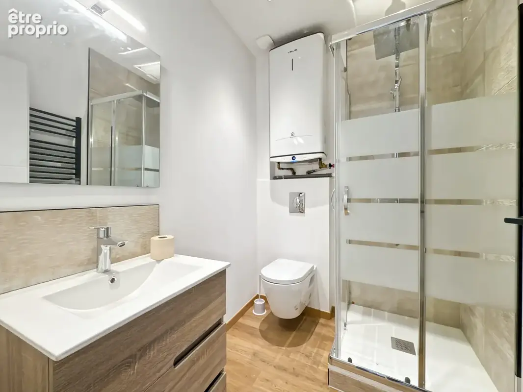 Studio entièrement refais à neuf, meublé équipé au centre de Belleville au calme - photo 7