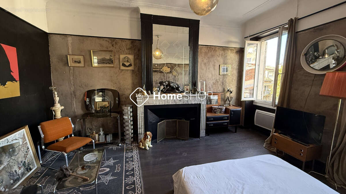 Appartement à MARSEILLE-6E