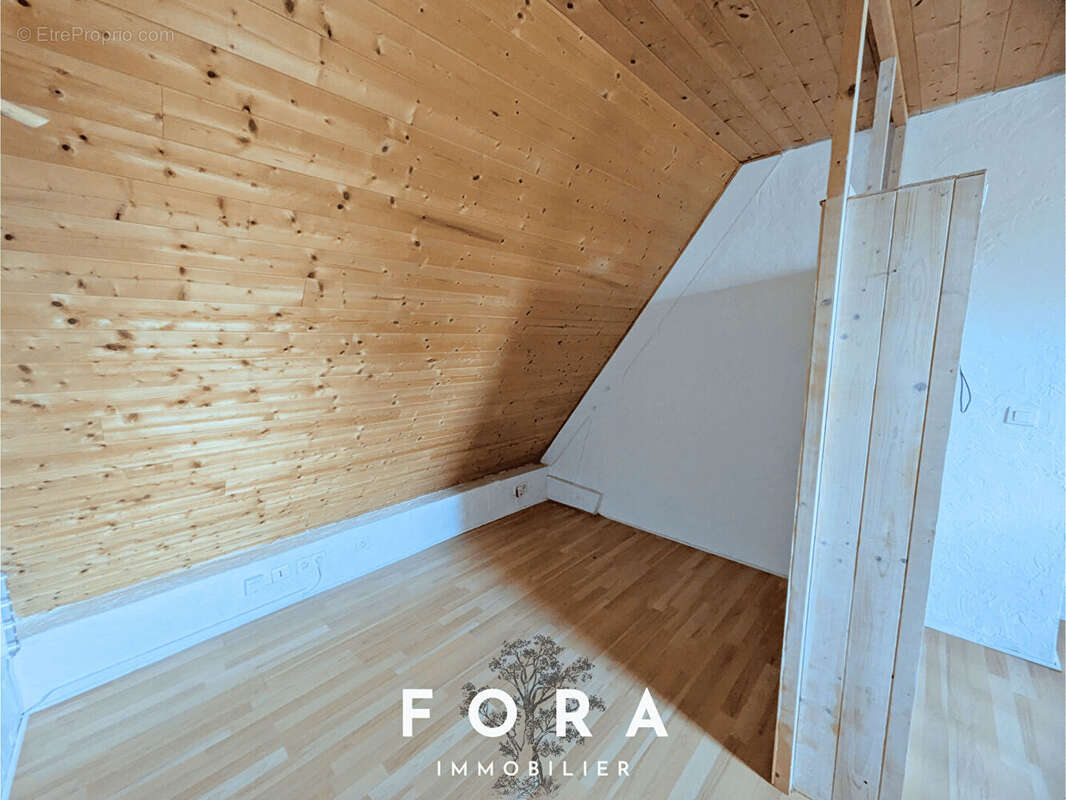 Maison à CONDE-SUR-NOIREAU