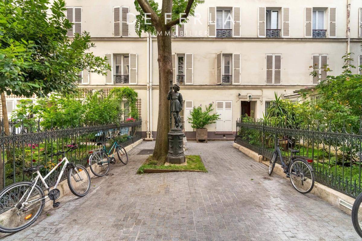 Appartement à PARIS-14E