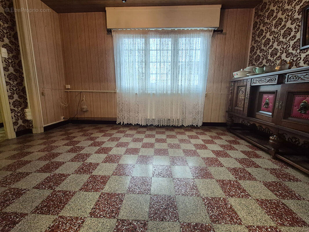 Maison à DOUCHY-LES-MINES