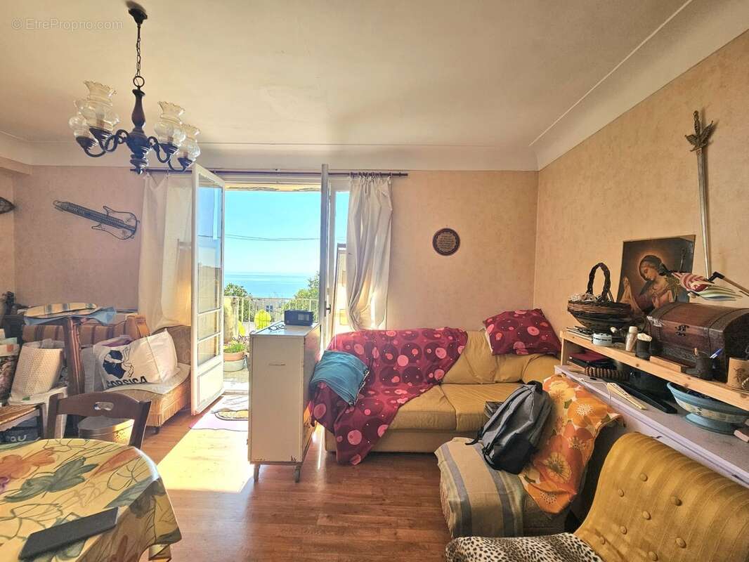 Appartement T3 de 73 m2, cave, balcon, vue mer à BASTIA (HAUTE CORSE) - photo 2