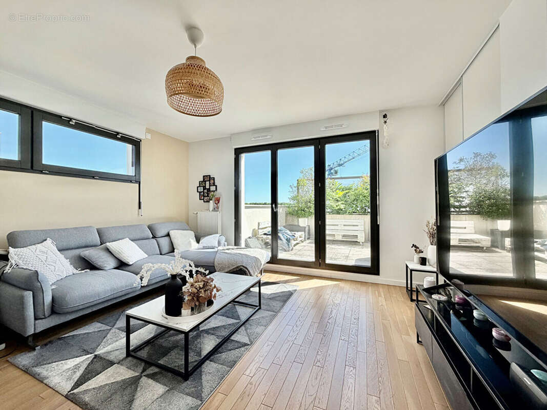 Saint-Cyr-l'École - Zac Renard - 3 pièces lumineux avec terrasse, balcon et parking - 15 mn gare à pieds - photo 6