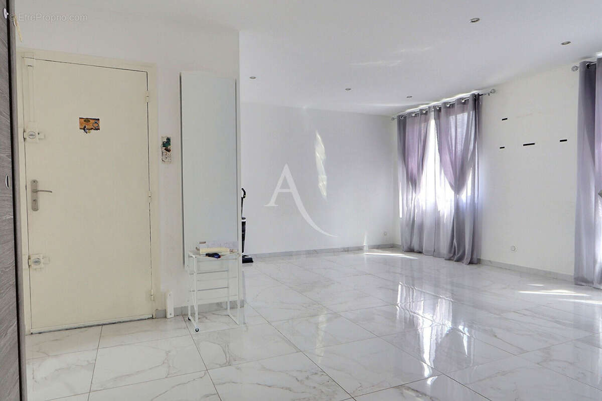 Appartement à LE BLANC-MESNIL