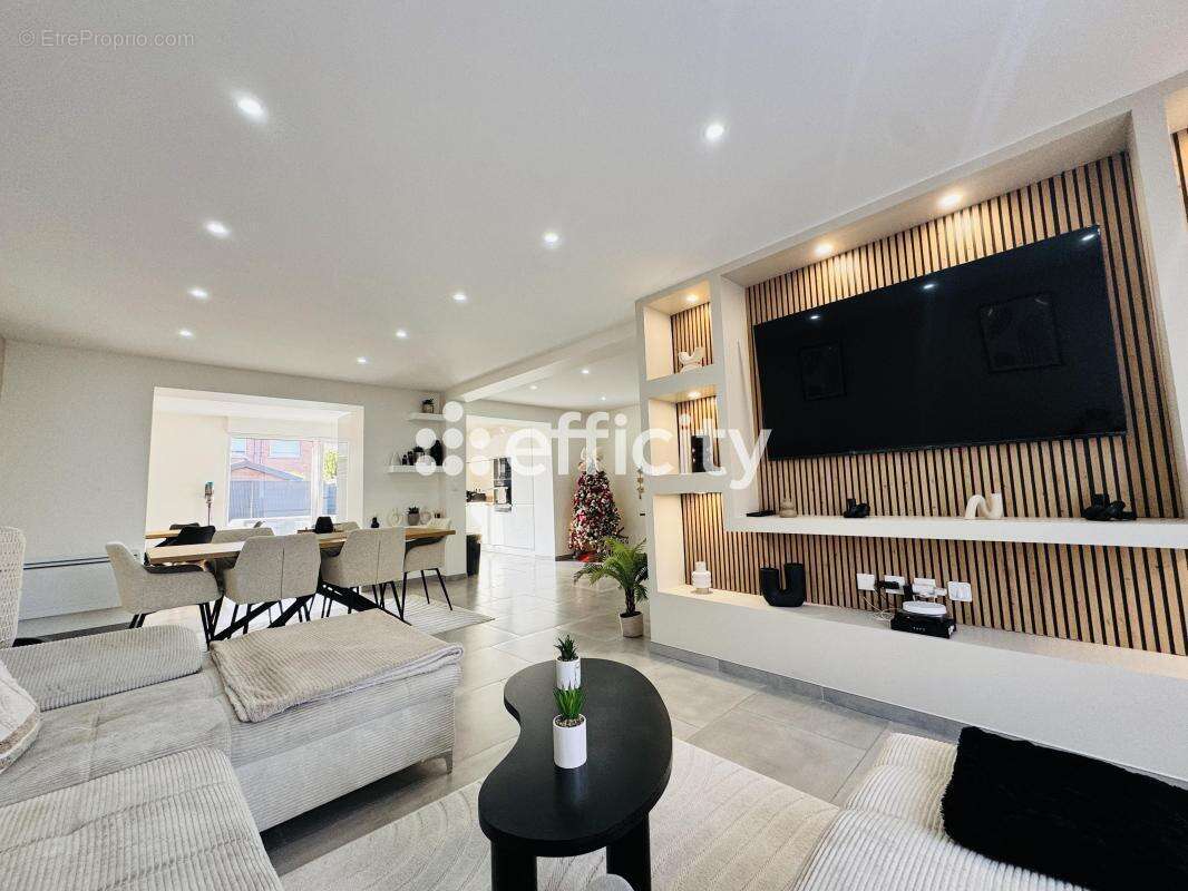 Maison à FACHES-THUMESNIL