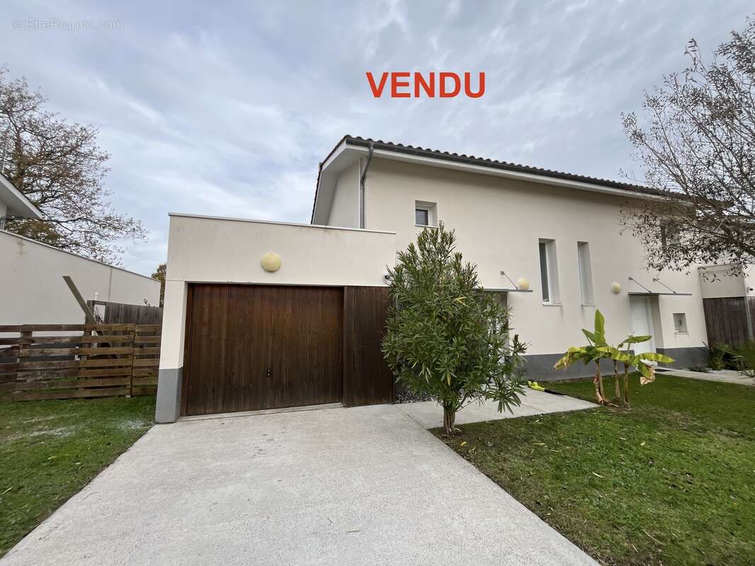 Maison à SALLEBOEUF