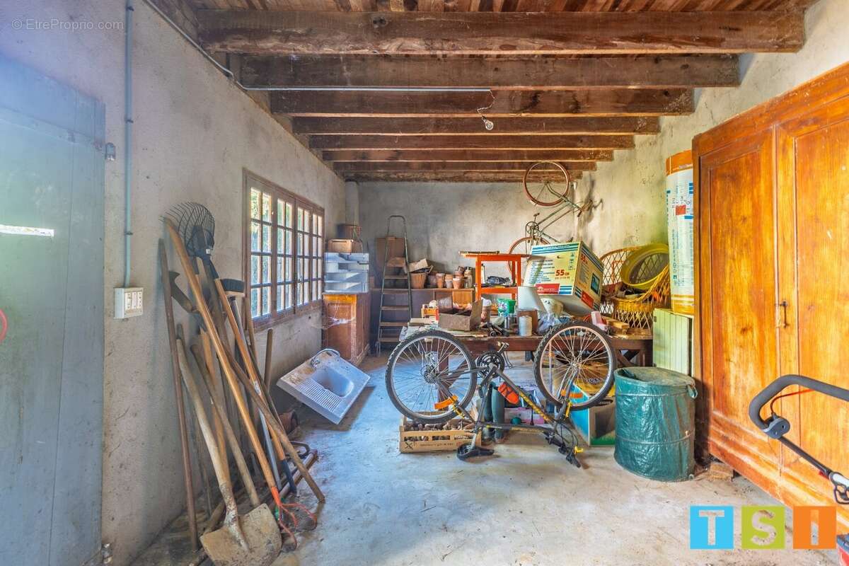 Ancienne ferme a renover avec dependances - photo 18