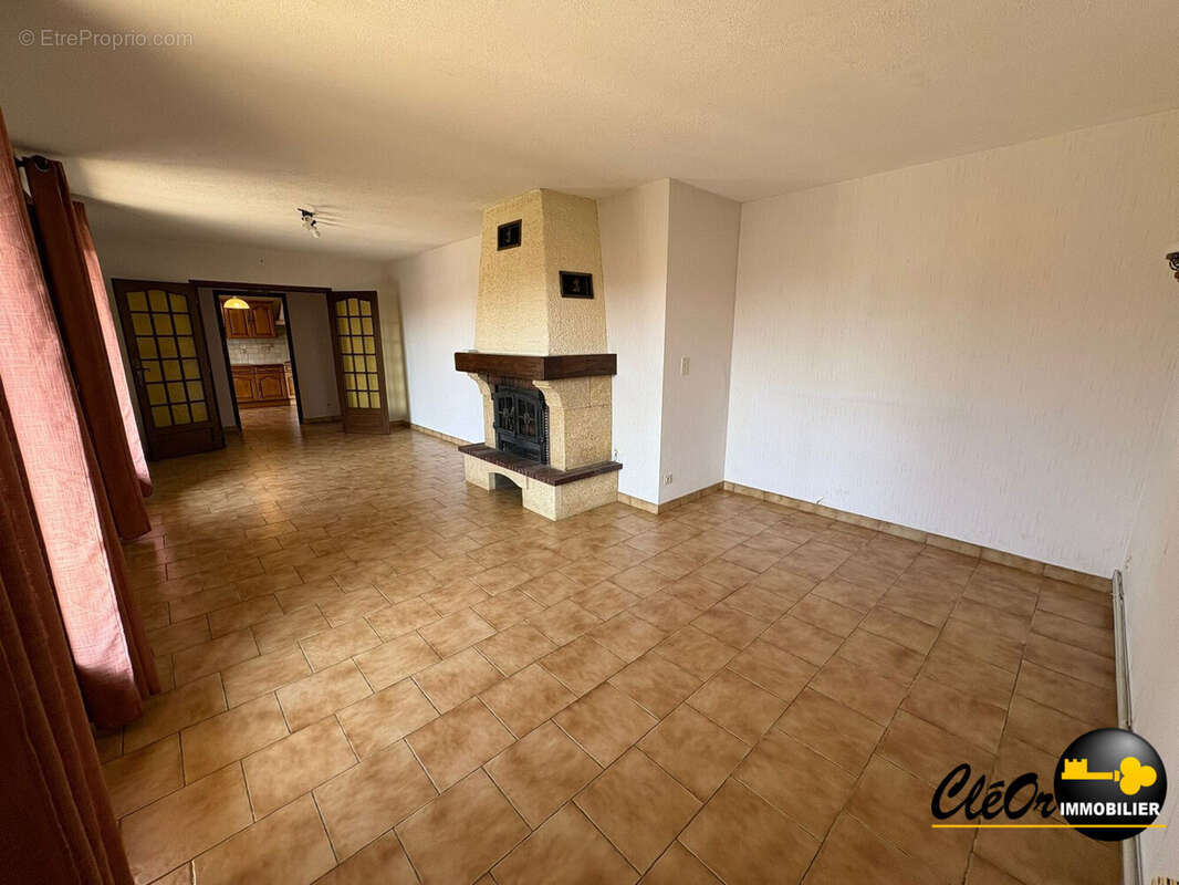 Maison à LA CHAPELLE-NAUDE