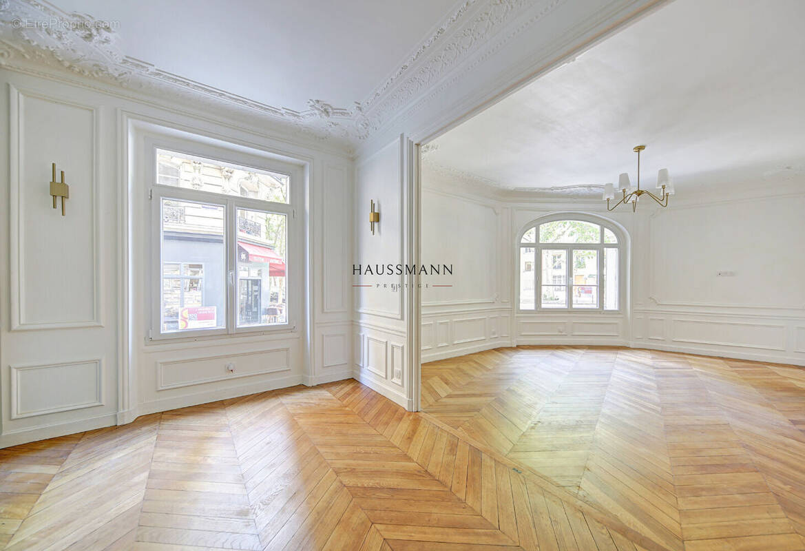 Appartement à PARIS-7E