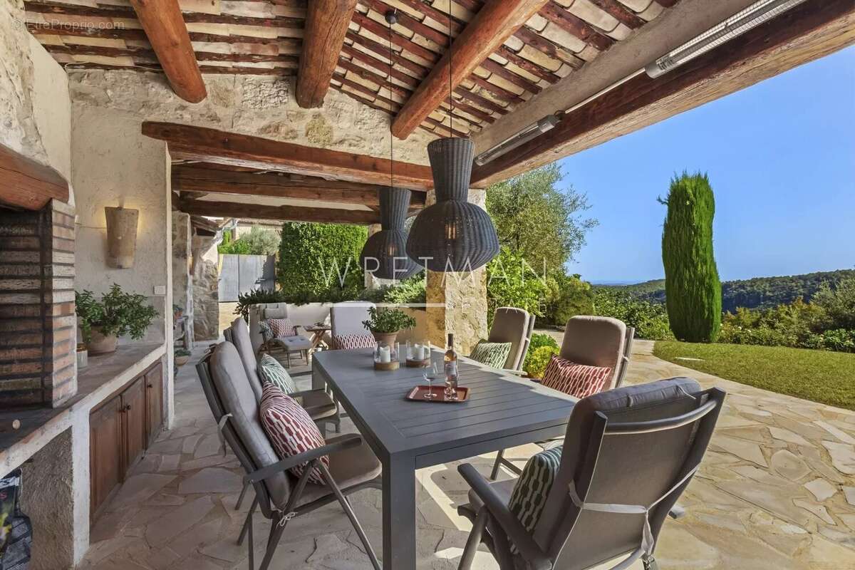 Maison à TOURRETTES-SUR-LOUP