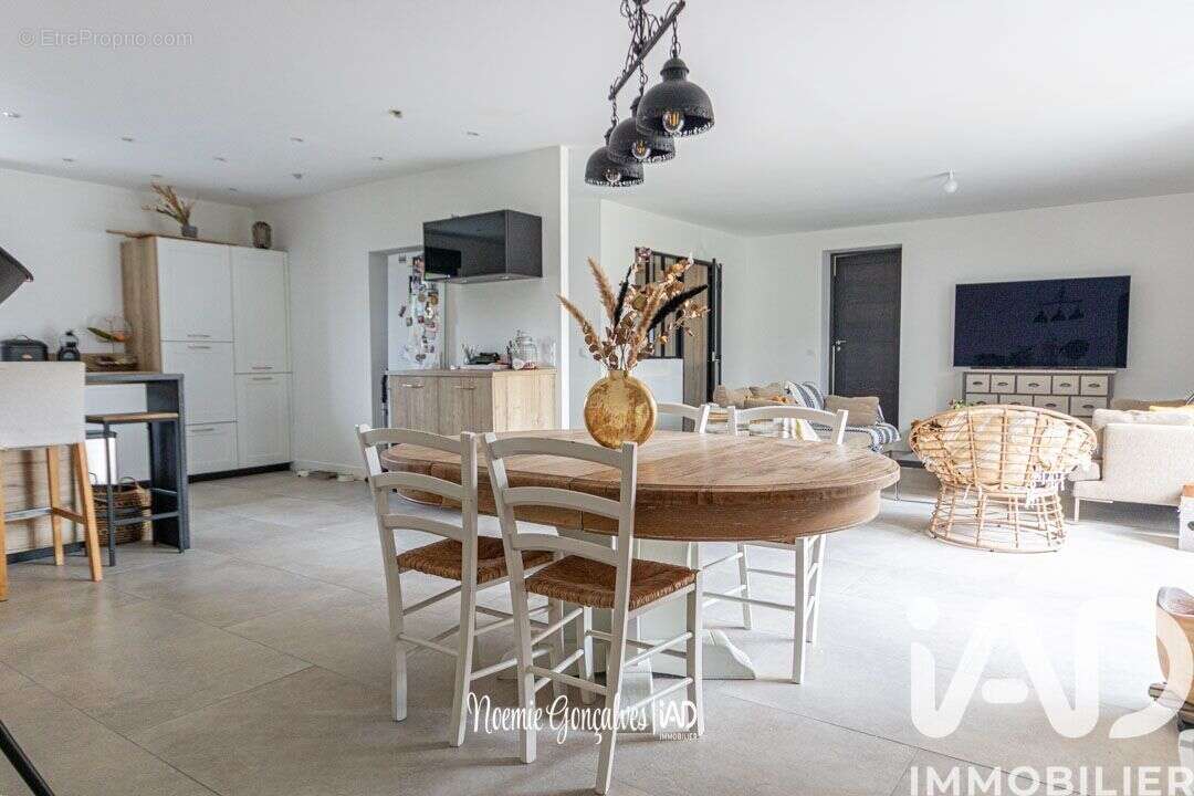 Photo 4 - Maison à EPONE