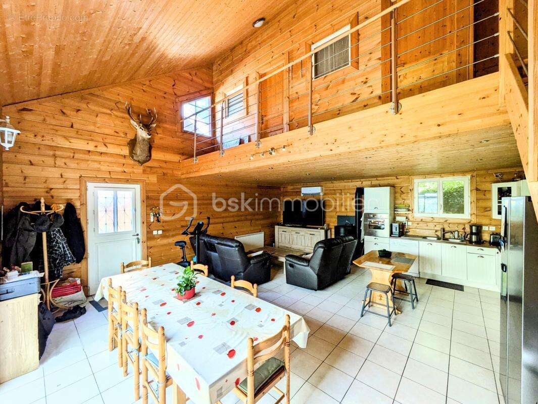 Maison familiale de 130 m² sur terrain de 2000 m² - photo 4