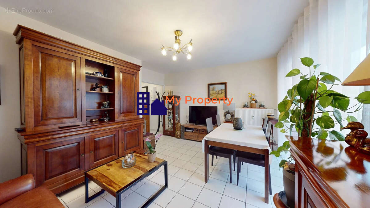 Appartement à HOUILLES