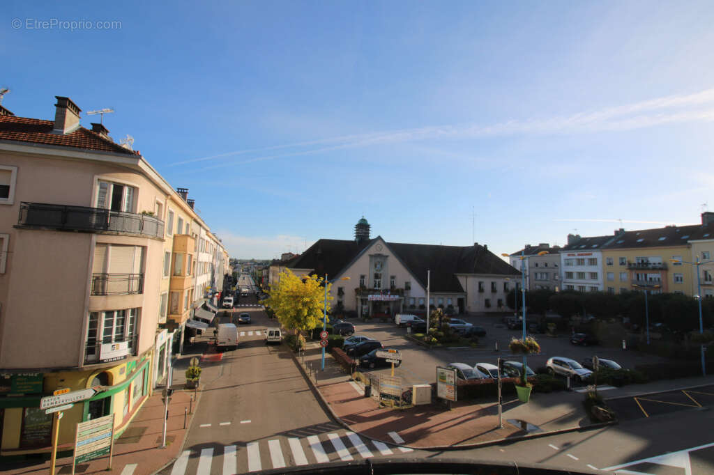 Appartement à CHARMES