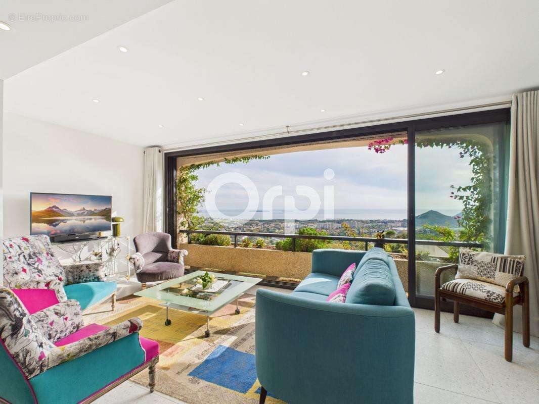 Appartement à MANDELIEU-LA-NAPOULE