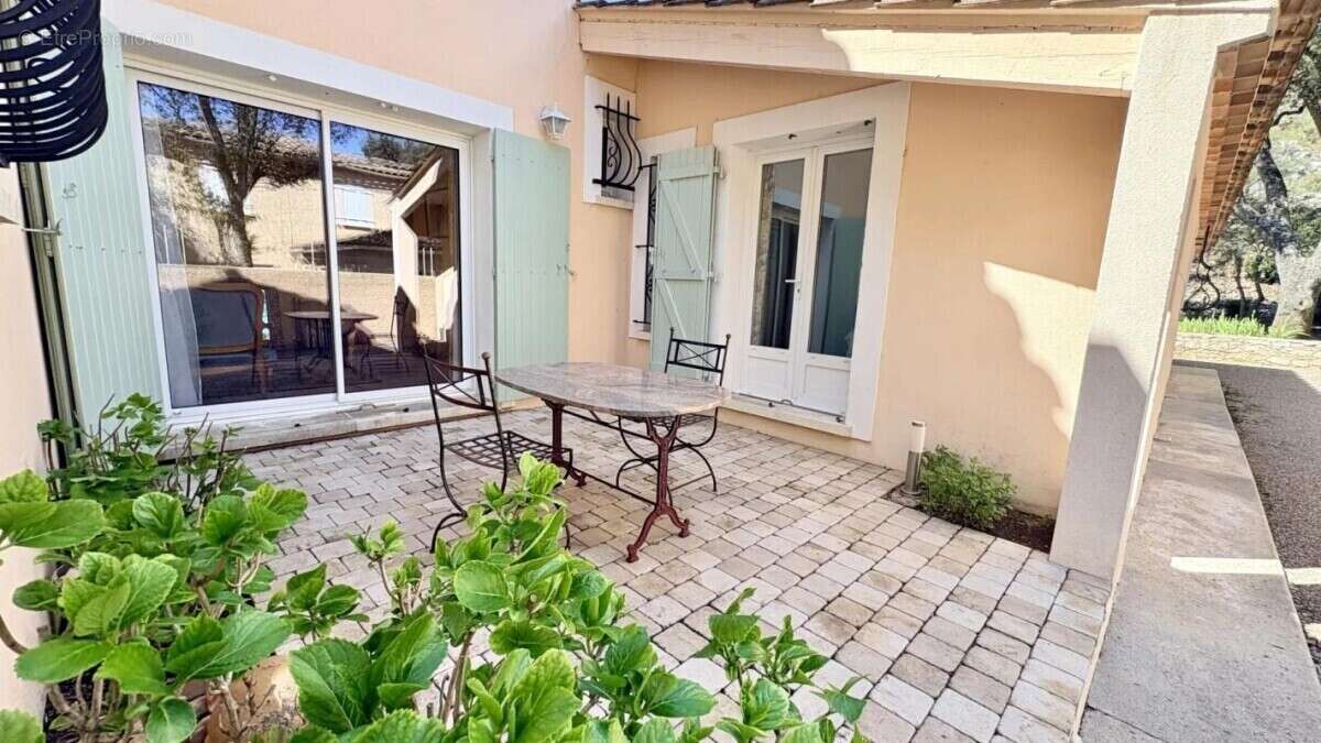 Maison à ROCHEFORT-DU-GARD