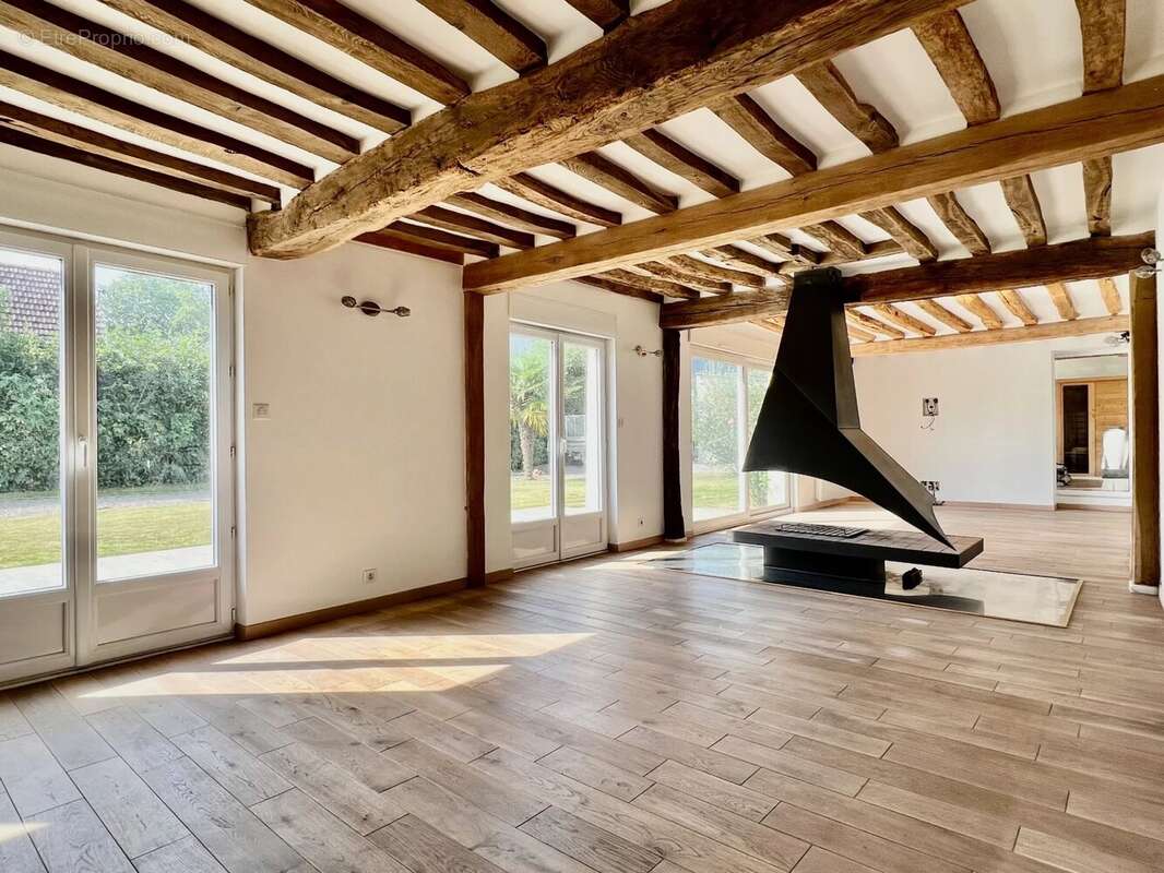 Maison à GAILLARDBOIS-CRESSENVILLE