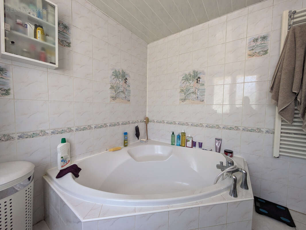 Maison à BAGNOLS-SUR-CEZE