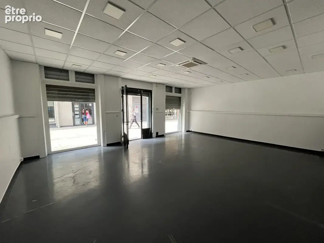 Commerce 80 m² à Saint-Etienne  - photo 2