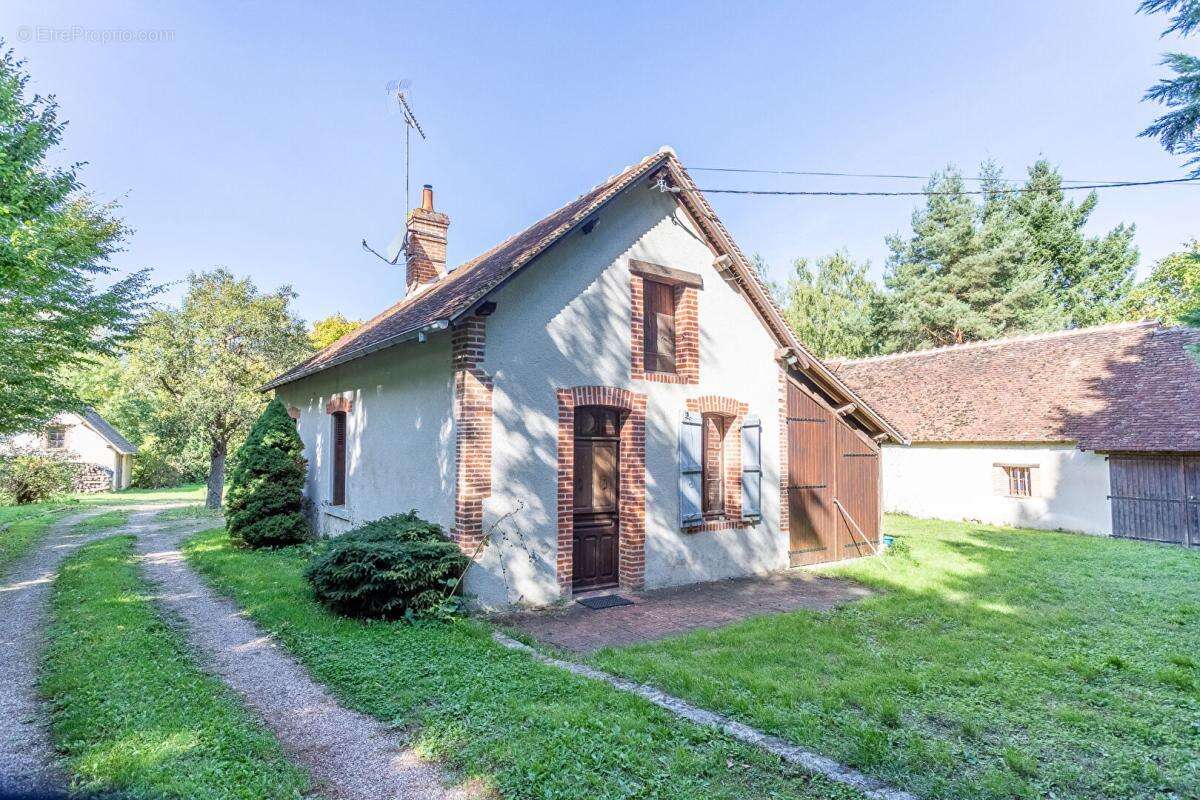 Maison à GIEVRES