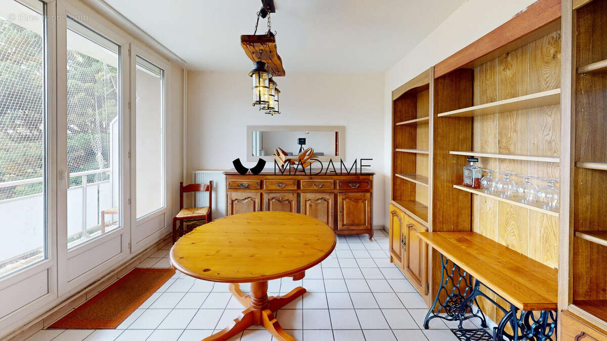 Appartement à SAINT-MARTIN-D'HERES