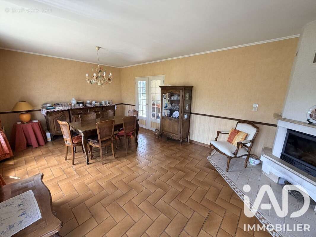 Maison 127 m² à Rouilly  - photo 2